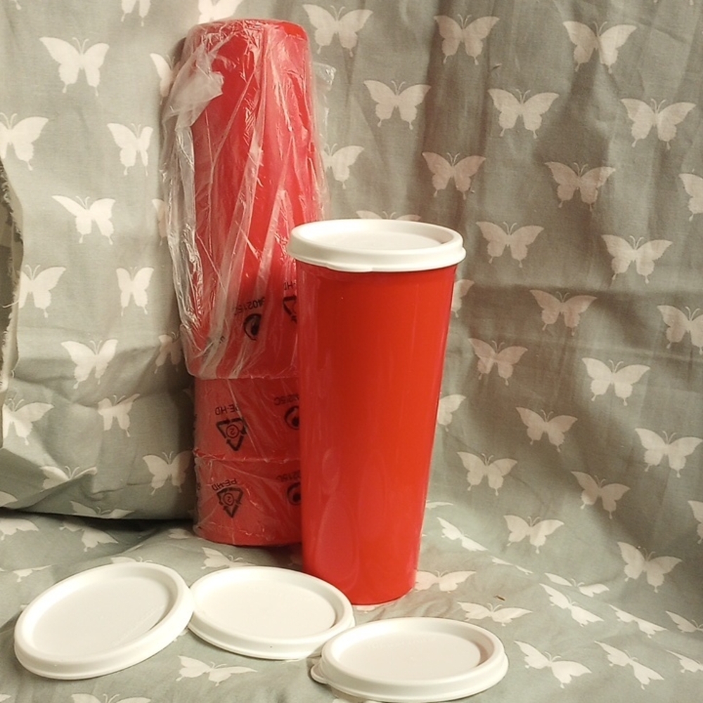 NEW 4 Red Tupperware 16 Oz Tumblers Lids